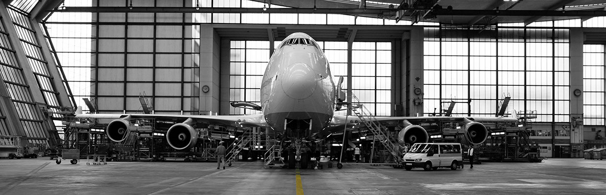 Aircraft hangar